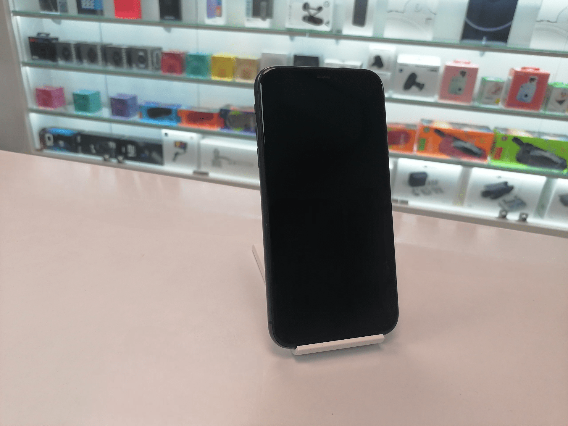 iPhone 11 64Гб (76% / без коробки / RU) Черный - Б/У ★★☆☆☆
