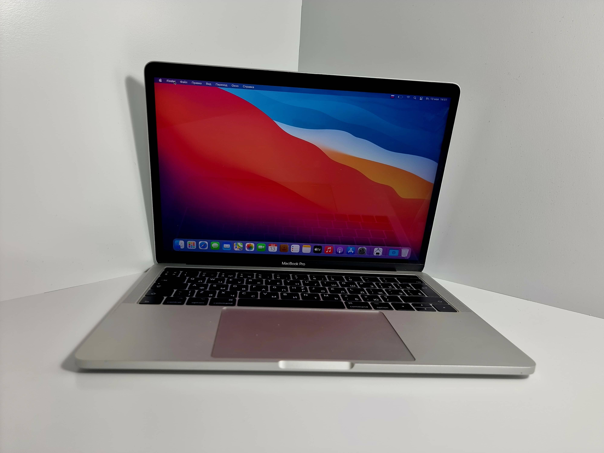 MacBook Pro 13" Touch Bar and Touch ID, 2017, Core i5 3,1Ггц/16Гб/512Гб SSD, 395 циклов / без коробки, Серебристый - Б/У